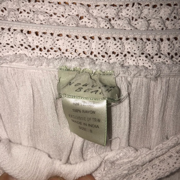 White beach cover up - Picture 2 of 5